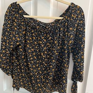 Madewell silk top. Worn twice. Can be worn off the shoulder.